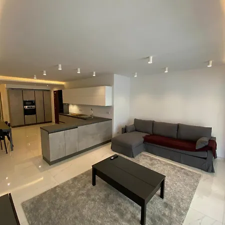 Appartement Tigné Three Bedrooms Sliema