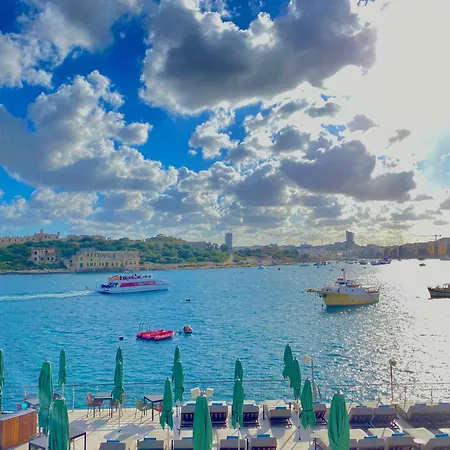 Appartement Tigné Three Bedrooms Sliema