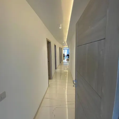 Appartement Tigné Three Bedrooms Sliema