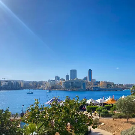 Tigné Three Bedrooms Appartement *