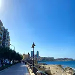 Tigné Three Bedrooms Appartamento Sliema