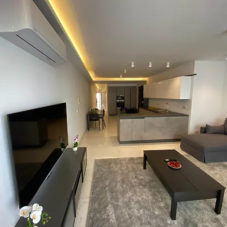 Tigne Three Bedrooms Apartment Sliema