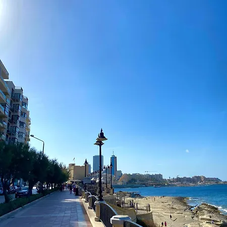 Tigne Three Bedrooms Apartment Sliema