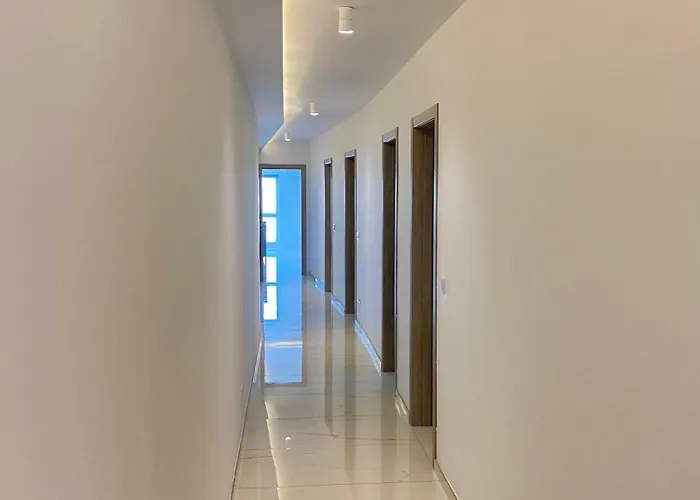 Tigne Three Bedrooms * 斯利马